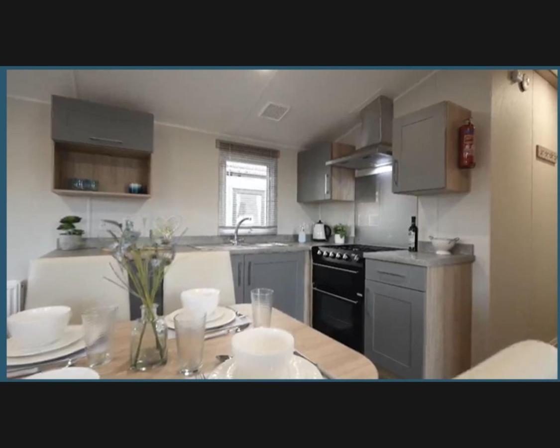 הוילה Exotic 3-Bed Caravan At Newquay Holiday Park מראה חיצוני תמונה