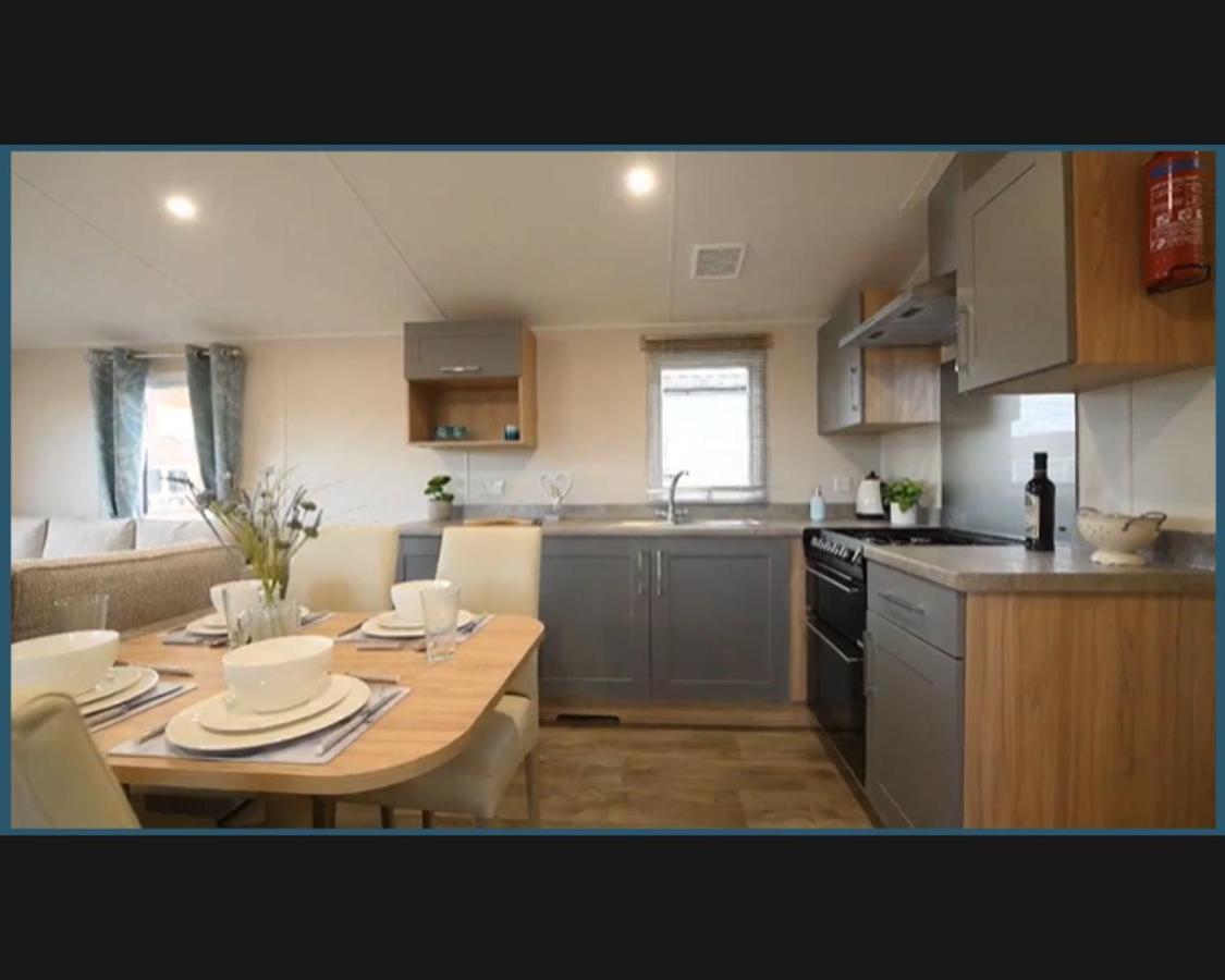 הוילה Exotic 3-Bed Caravan At Newquay Holiday Park מראה חיצוני תמונה